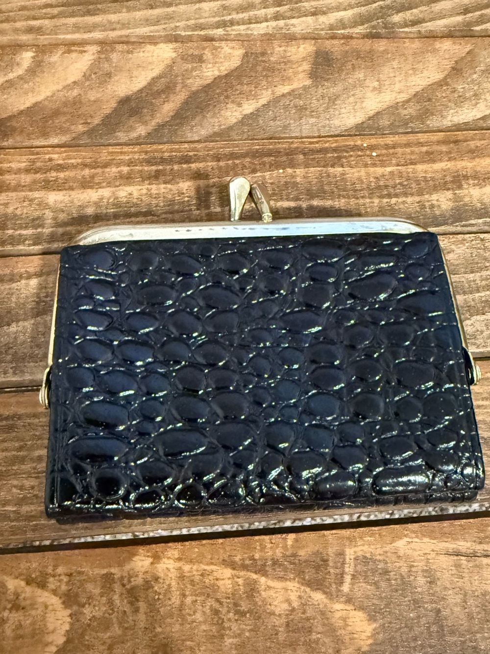Vintage Black Genuine Leather Kiss-Lock Coin Purse Wallet Embossed Pebble Textur